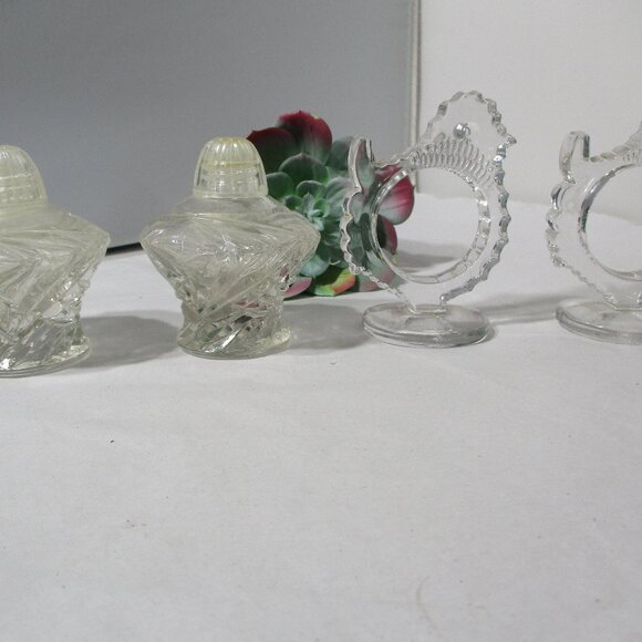Vintage Glass S & P Shakers Salt Pepper and 2 Glass Chicken Napkin Holder Rings - Picture 8 of 10